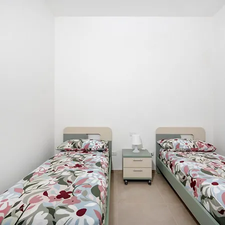 Guesthost - Oasi Monticelli Apartamento *